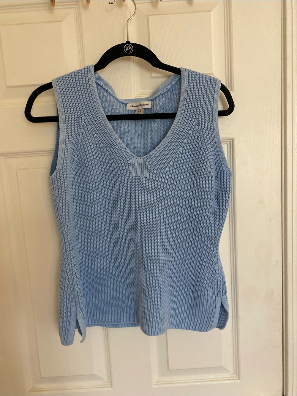 Tommy Bahama Sky Blue Sleeveless V‑Neck Knit Tank